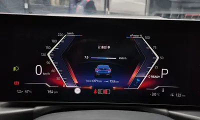 BMW i4 2025, 4171 км, за 38255.69 USD - фото 8