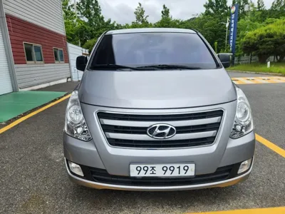 Hyundai Starex 2018, 64000 км, за 9556 USD
