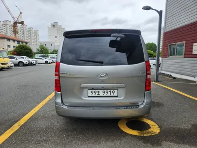 Hyundai Starex 2018, 64000 км, за 9556 USD