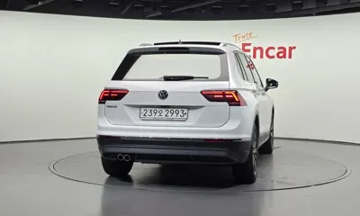 Volkswagen Tiguan 2020, 54270 км, за 15754.23 USD