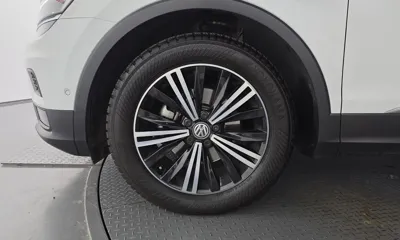 Volkswagen Tiguan 2020, 54270 км, за 15754.23 USD