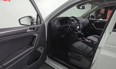 Volkswagen Tiguan 2020, 54270 км, за 15754.23 USD - фото 10