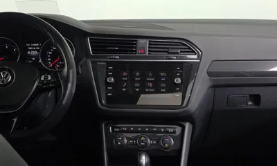 Volkswagen Tiguan 2020, 54270 км, за 15754.23 USD - фото 12
