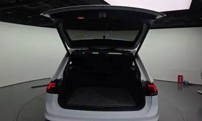 Volkswagen Tiguan 2020, 54270 км, за 15754.23 USD - фото 20