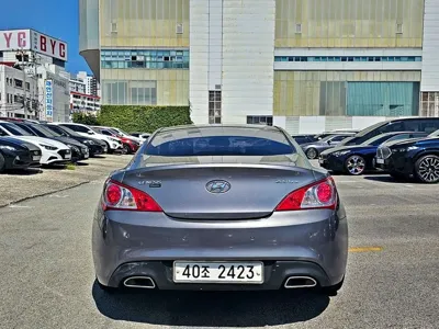 Hyundai Genesis 2011, 88312 км, за 2814.57 USD