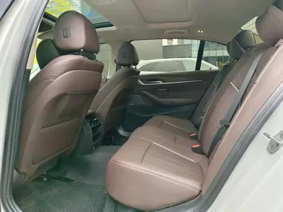 BMW 5 Series 2023, 75000 км, за 38992.77 USD
