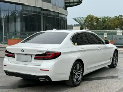 BMW 5 Series 2023, 75000 км, за 38992.77 USD - фото 9