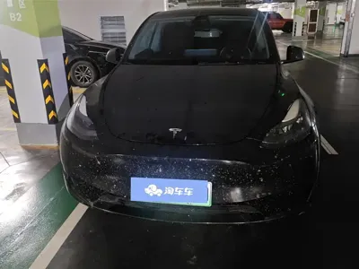 Tesla Model Y 2023, 35000 км, за 24676.98 USD