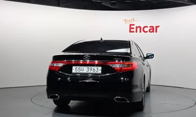 Hyundai Grandeur 2016, 117745 км, за 5399.43 USD