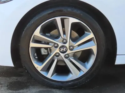 Hyundai Avante 2018, 114464 км, за 6440.29 USD
