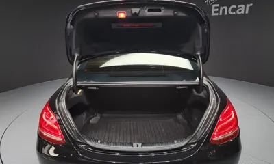 Mercedes-Benz C-Class 2017, 97025 км, за 10794.69 USD - фото 20