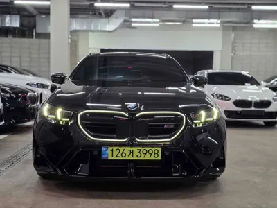 BMW M5 2026, 5500 км, за 130013.6 USD
