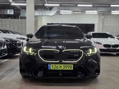 BMW M5 2026, 5500 км, за 130013.6 USD