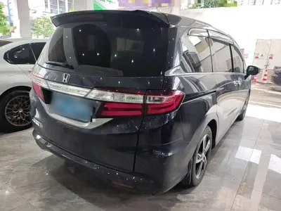 Honda Odyssey 2016, 156900 км, за 10786.57 USD - фото 7