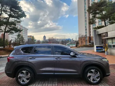 Hyundai Santafe 2023, 63217 км, за 15496.68 USD