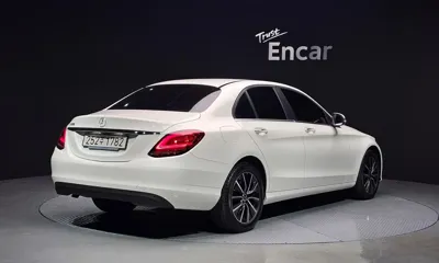 Mercedes-Benz C-Class 2019, 64337 км, за 16187.64 USD