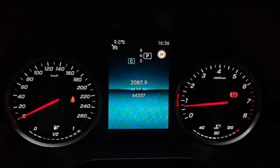 Mercedes-Benz C-Class 2019, 64337 км, за 16187.64 USD - фото 8