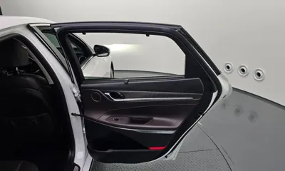 Hyundai Grandeur 2017, 116382 км, за 9977.68 USD - фото 25