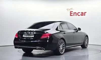 Mercedes-Benz E-Class 2018, 86367 км, за 13062.89 USD