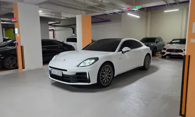 Porsche Panamera · 2025 год