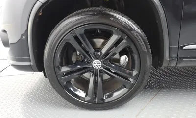 Volkswagen Tiguan 2016, 80498 км, за 9100.95 USD