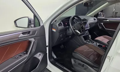 Volkswagen Tiguan 2022, 81115 км, за 16807.83 USD - фото 10