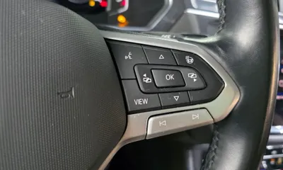 Volkswagen Tiguan 2022, 81115 км, за 16807.83 USD - фото 34