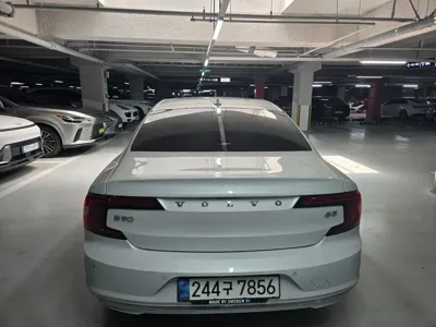 Volvo S90 2023, 80000 км, за 23419.22 USD
