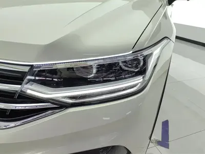 Volkswagen Tiguan L 2021, 83800 км, за 16009.11 USD