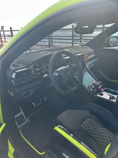 Lamborghini Urus 2024, 3700 км, за 234527.81 USD