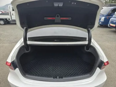 Hyundai Grandeur 2020, 77000 км, за 17304.2 USD - фото 8
