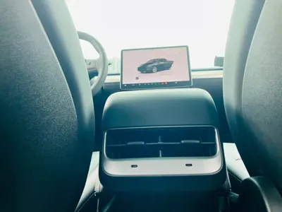 Tesla Model Y 2022, 98000 км, за 23888.49 USD - фото 23