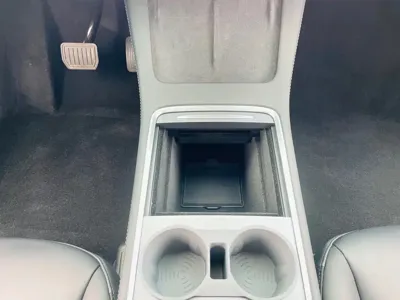 Tesla Model Y 2022, 98000 км, за 23888.49 USD - фото 26