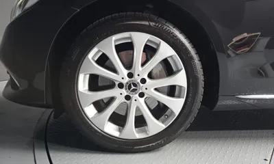 Mercedes-Benz E-Class 2018, 87233 км, за 15960.92 USD