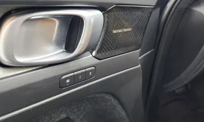 Volvo XC40 2021, 87798 км, за 18045.16 USD - фото 36
