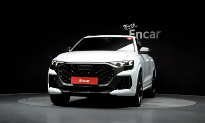 Audi RSQ8 2025, 5401 км, за 117655.81 USD
