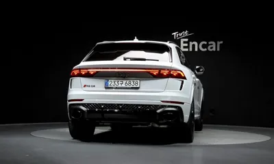 Audi RSQ8 2025, 5401 км, за 117655.81 USD