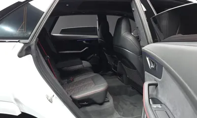 Audi RSQ8 2025, 5401 км, за 117123 USD - фото 12