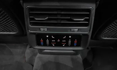 Audi RSQ8 2025, 5401 км, за 117123 USD - фото 18