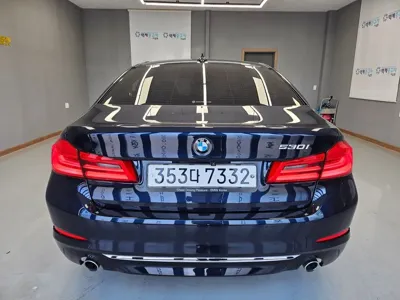 BMW 5-Series 2020, 57896 км, за 16836.76 USD