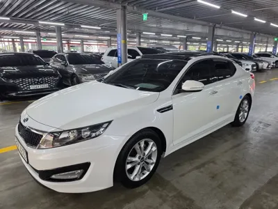 Kia K5 2011, 133196 км, за 2930.26 USD