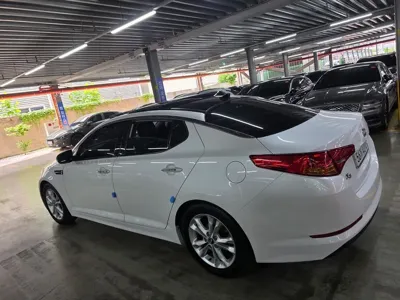 Kia K5 2011, 133196 км, за 2930.26 USD