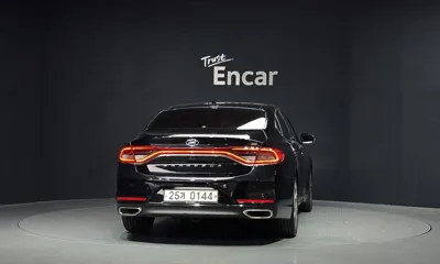 Hyundai Grandeur 2017, 81983 км, за 10097.73 USD