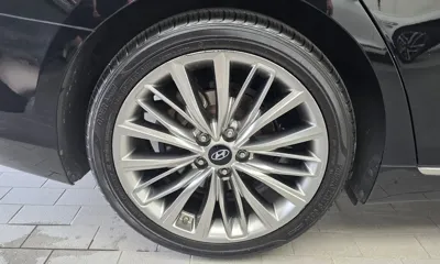 Hyundai Grandeur 2017, 81983 км, за 10097.73 USD