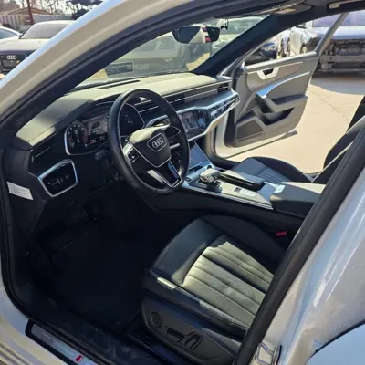 Audi A6 2021, 37458 км, за 16251.7 USD - фото 9