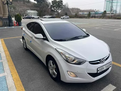Hyundai Avante 2013, 153377 км, за 3445.36 USD