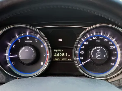 Hyundai Sonata 2010, 107511 км, за 2166.21 USD - фото 8