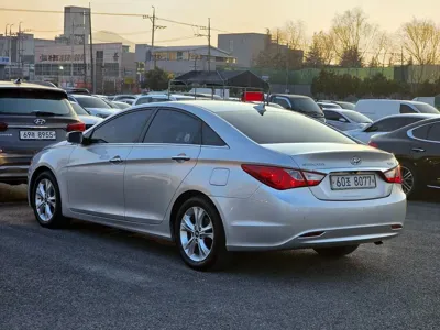 Hyundai Sonata 2010, 107511 км, за 2166.21 USD - фото 19