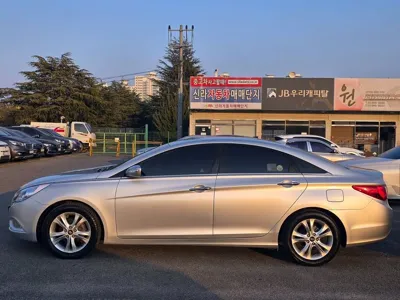 Hyundai Sonata 2010, 107511 км, за 2166.21 USD - фото 20