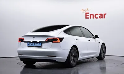 Tesla Model 3 2021, 127102 км, за 18589.06 USD